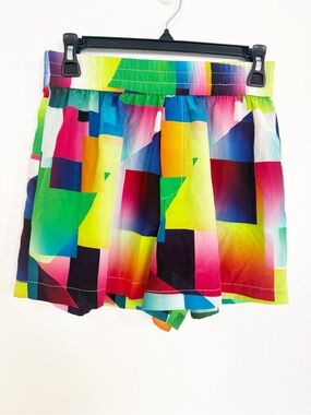 Le superbe Geo-Block Multicolor Athletic Shorts
